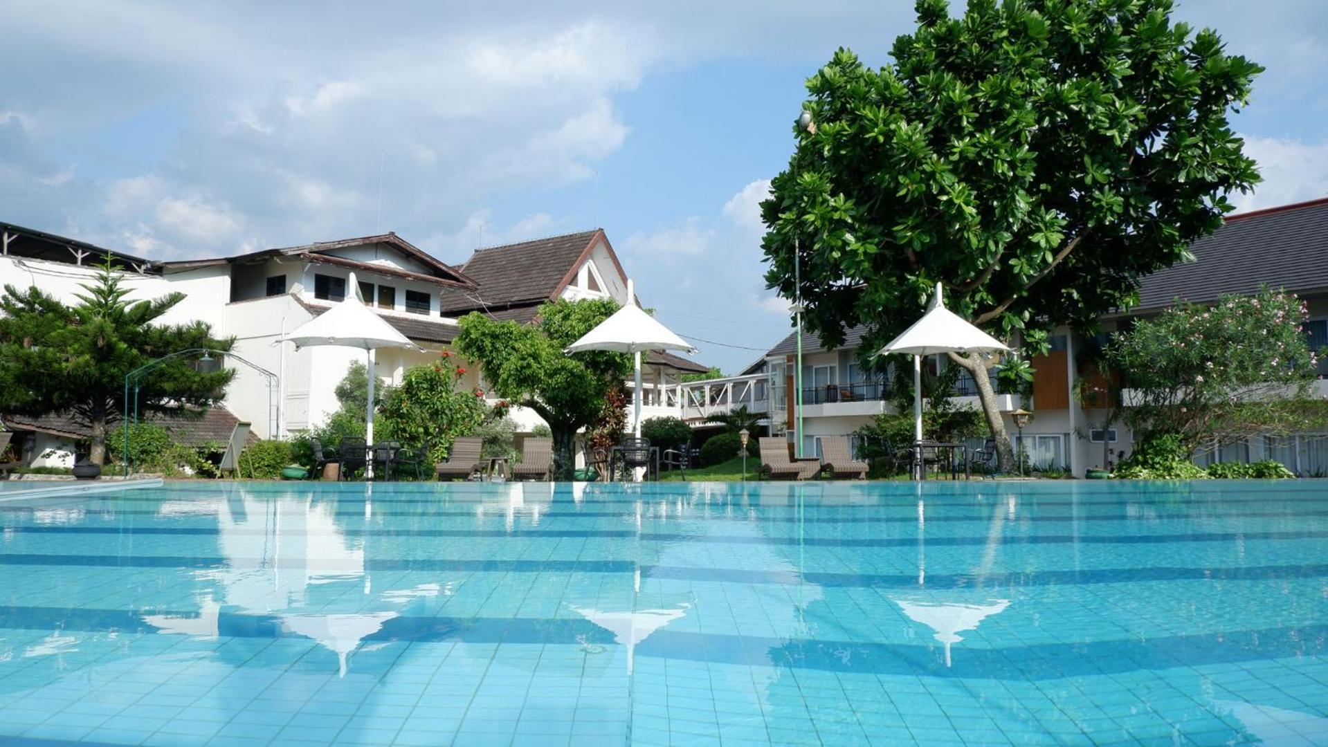 Front One Resort Magelang Exterior foto