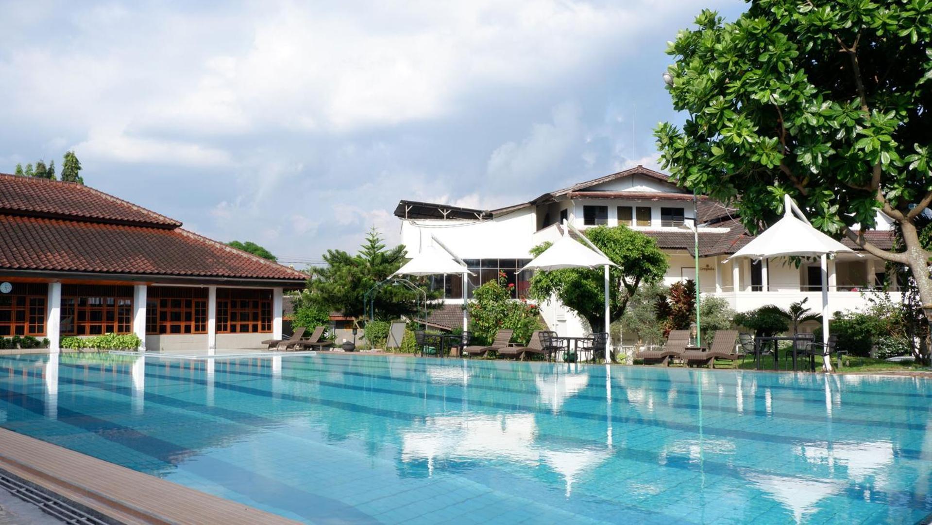 Front One Resort Magelang Exterior foto